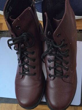 Men's Burgundy Lace-Up Ankle Boots